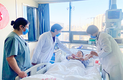 工作照1.jpg 工作照1.jpg